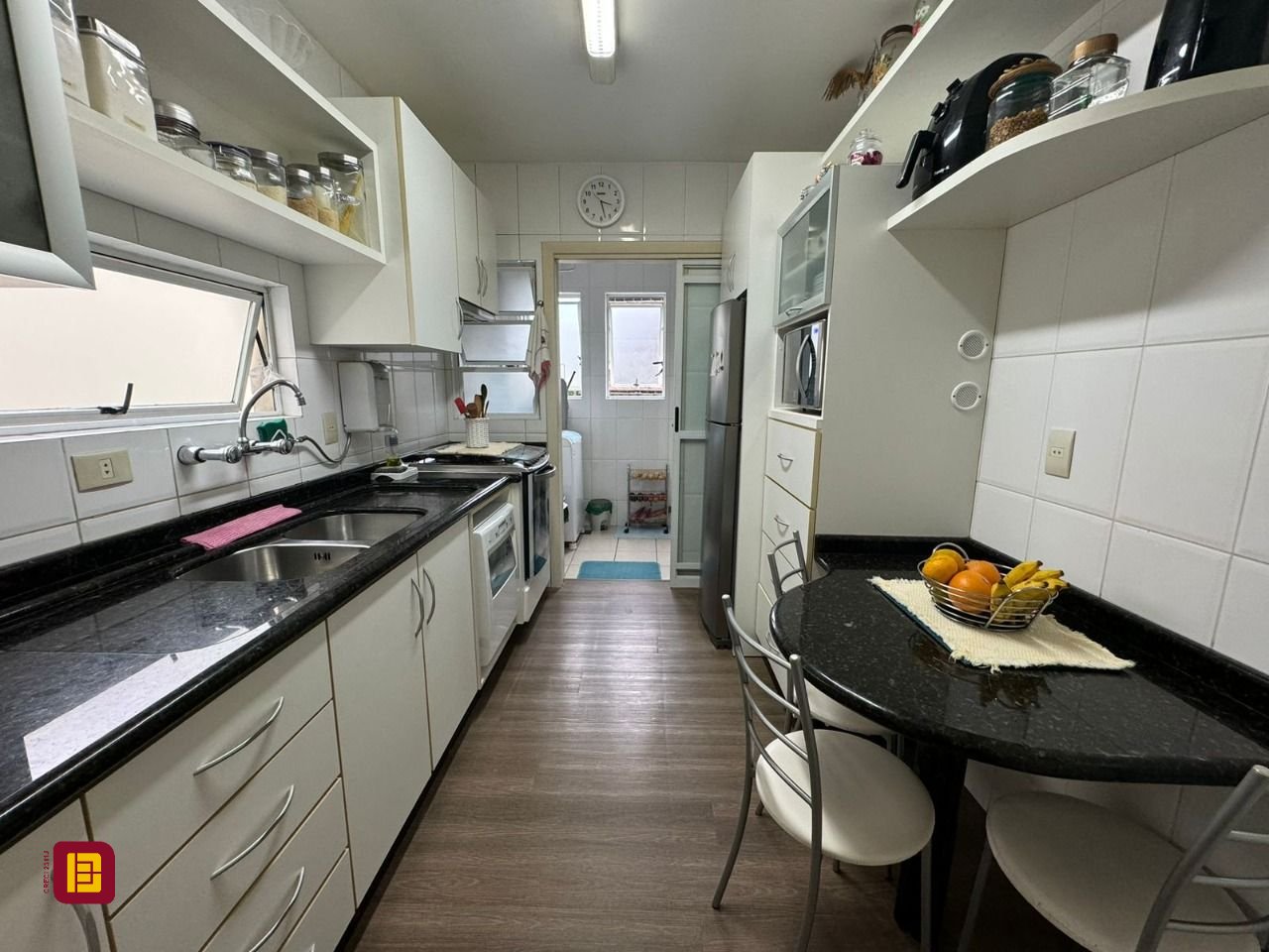 Cobertura com 182m², 3 quartos (sendo 1 suíte), 2 garagens, no bairro Córrego Grande em Florianópolis