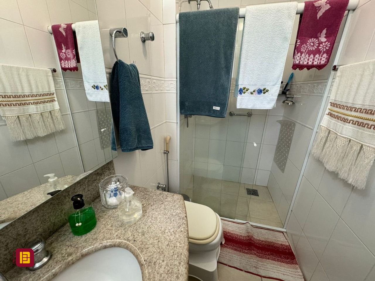 Cobertura com 182m², 3 quartos (sendo 1 suíte), 2 garagens, no bairro Córrego Grande em Florianópolis