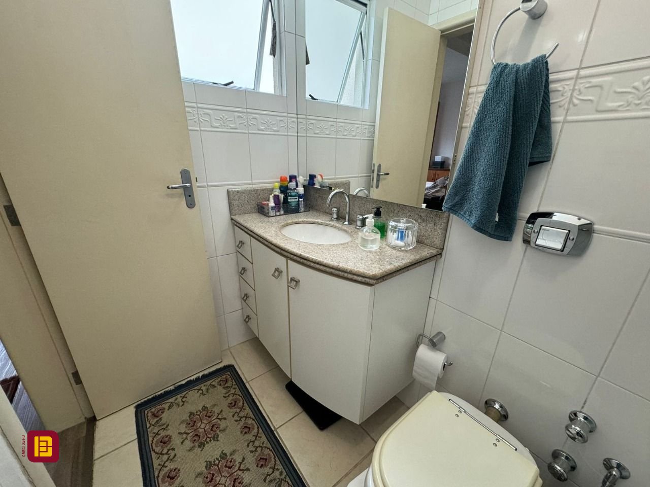 Cobertura com 182m², 3 quartos (sendo 1 suíte), 2 garagens, no bairro Córrego Grande em Florianópolis