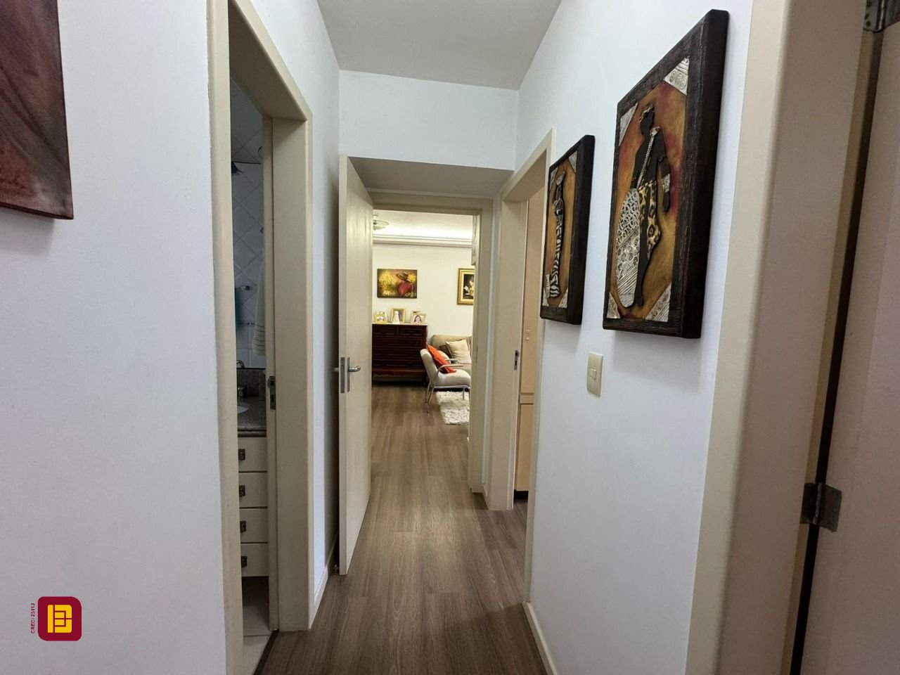 Cobertura com 182m², 3 quartos (sendo 1 suíte), 2 garagens, no bairro Córrego Grande em Florianópolis