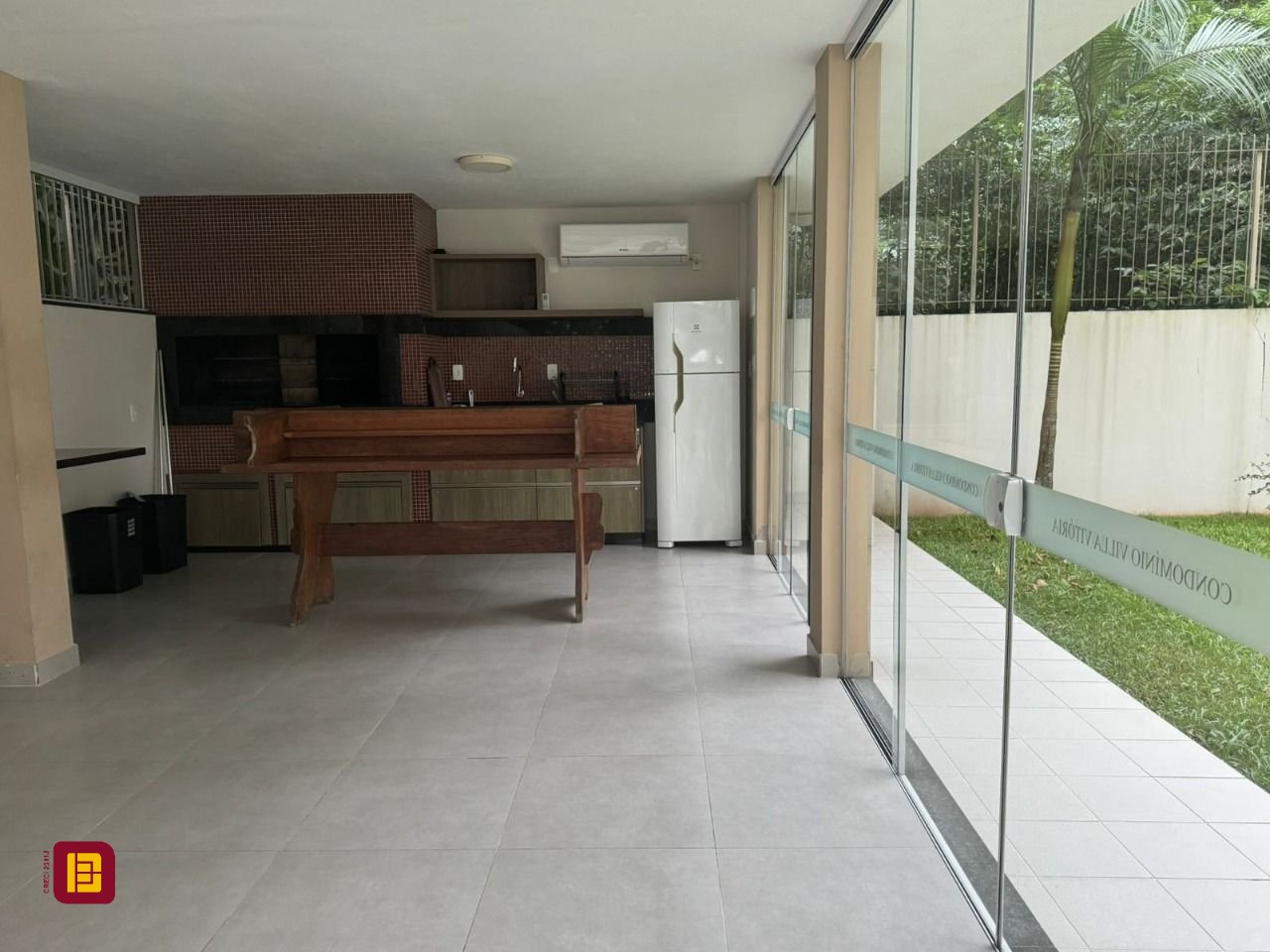 Cobertura com 182m², 3 quartos (sendo 1 suíte), 2 garagens, no bairro Córrego Grande em Florianópolis