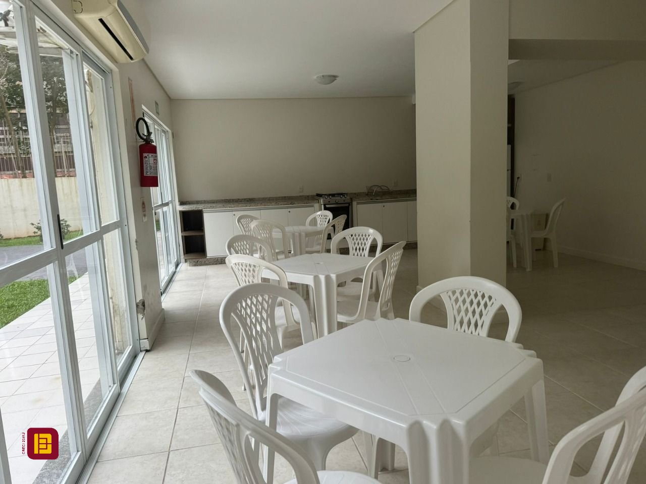 Cobertura com 182m², 3 quartos (sendo 1 suíte), 2 garagens, no bairro Córrego Grande em Florianópolis