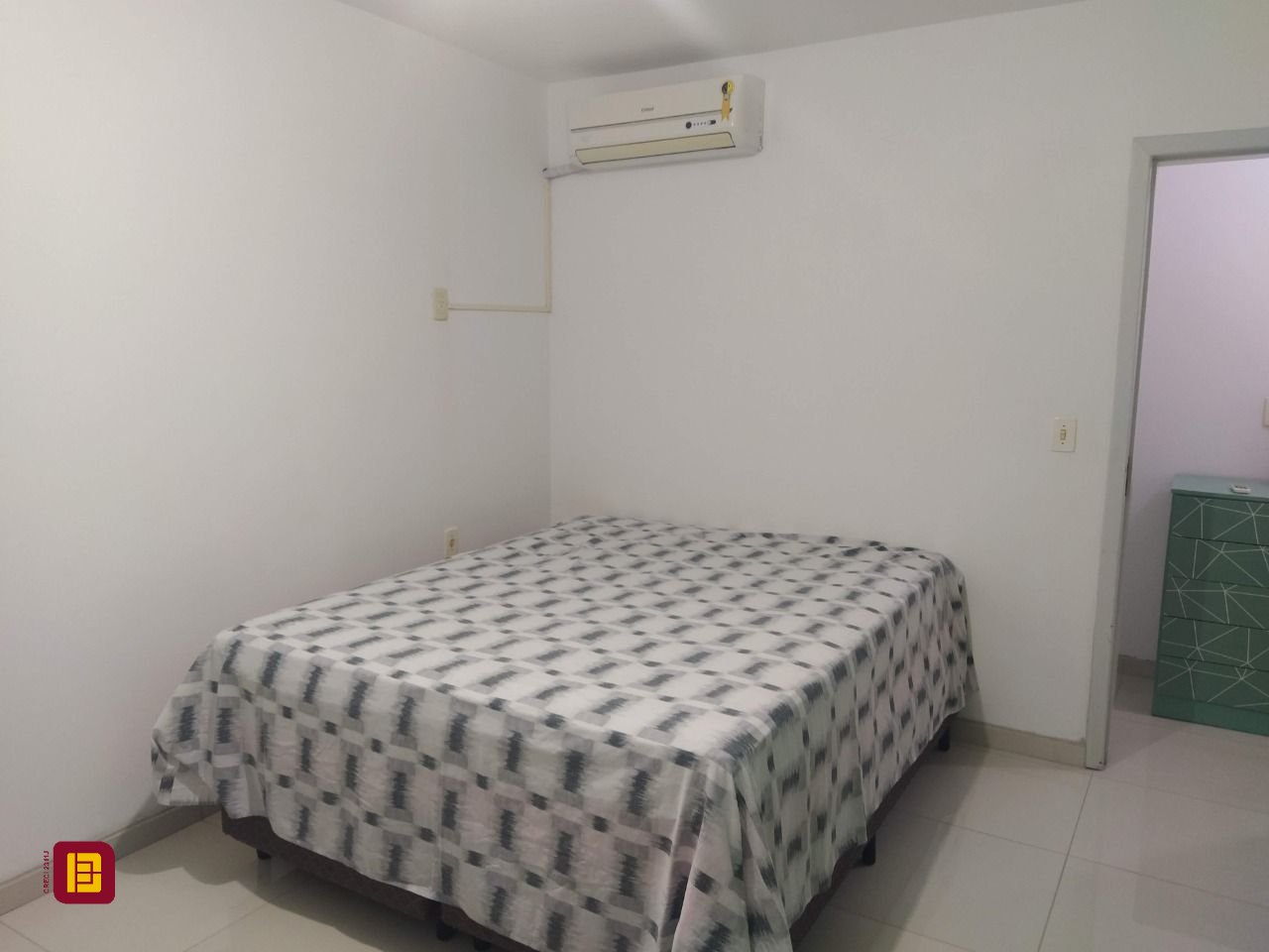 Casa com 85m², 2 quartos, 3 garagens, no bairro Ribeirão da Ilha em Florianópolis