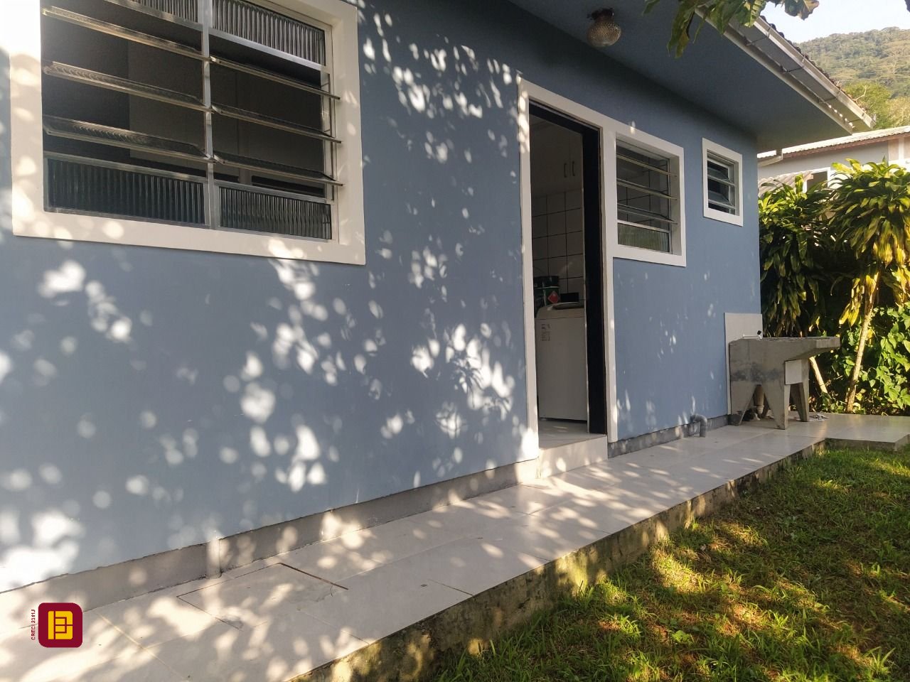 Casa com 85m², 2 quartos, 3 garagens, no bairro Ribeirão da Ilha em Florianópolis