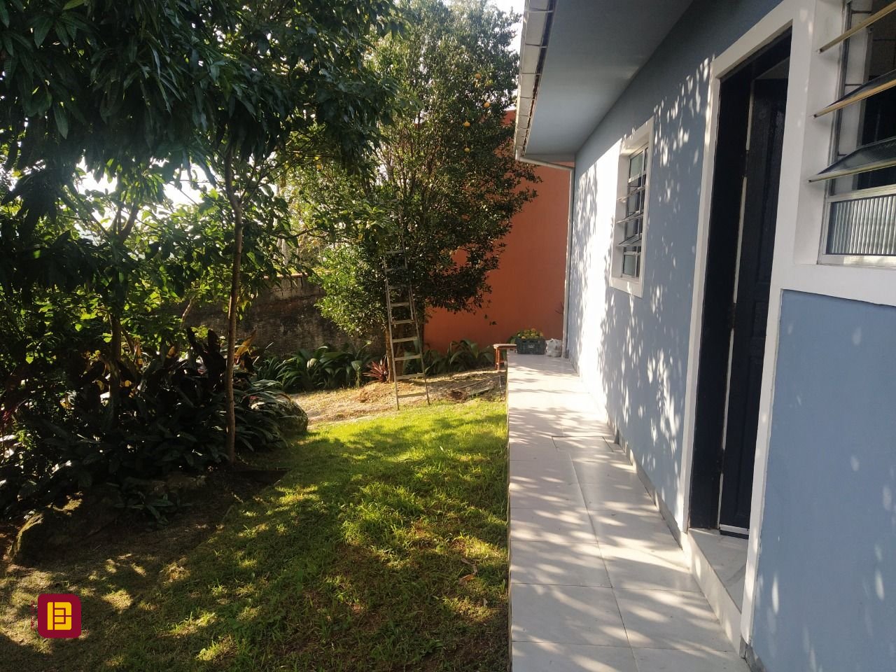 Casa com 85m², 2 quartos, 3 garagens, no bairro Ribeirão da Ilha em Florianópolis