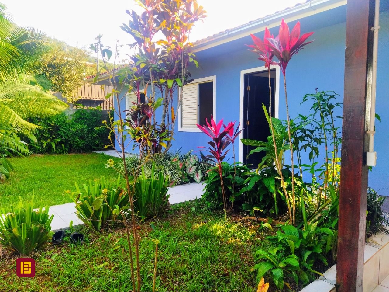 Casa com 85m², 2 quartos, 3 garagens, no bairro Ribeirão da Ilha em Florianópolis