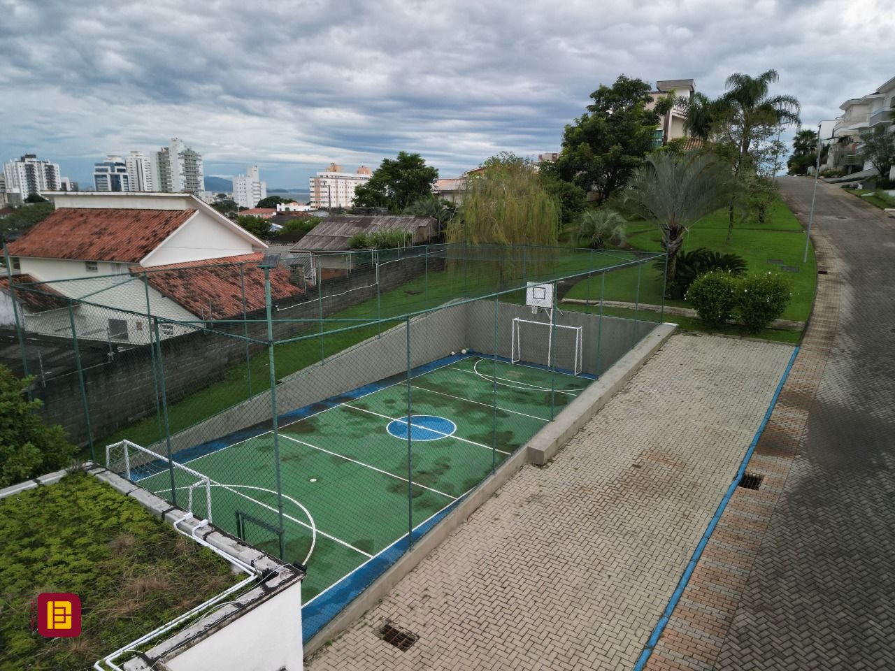 Terreno com 355m², no bairro Estreito em Florianópolis