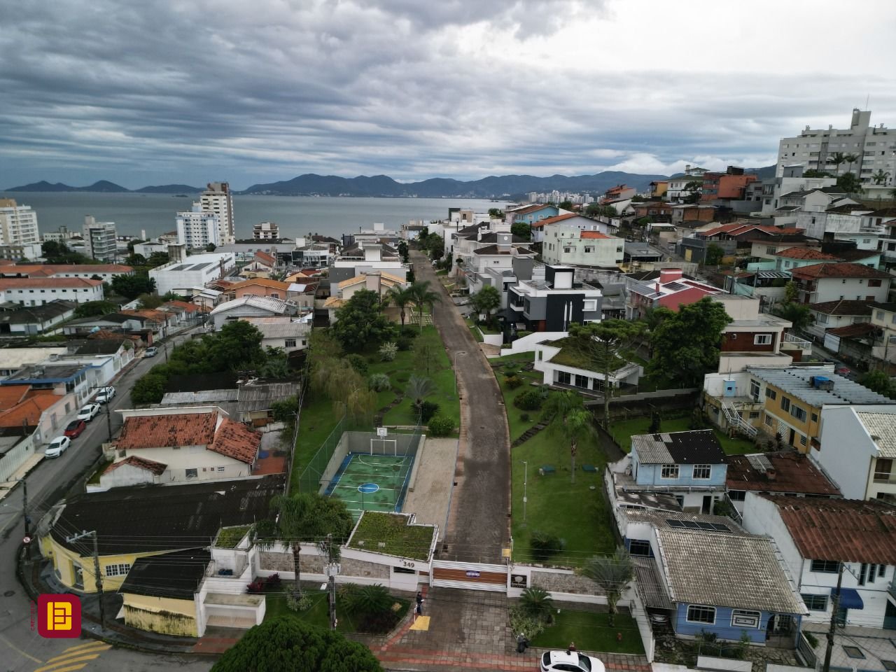 Terreno com 355m², no bairro Estreito em Florianópolis