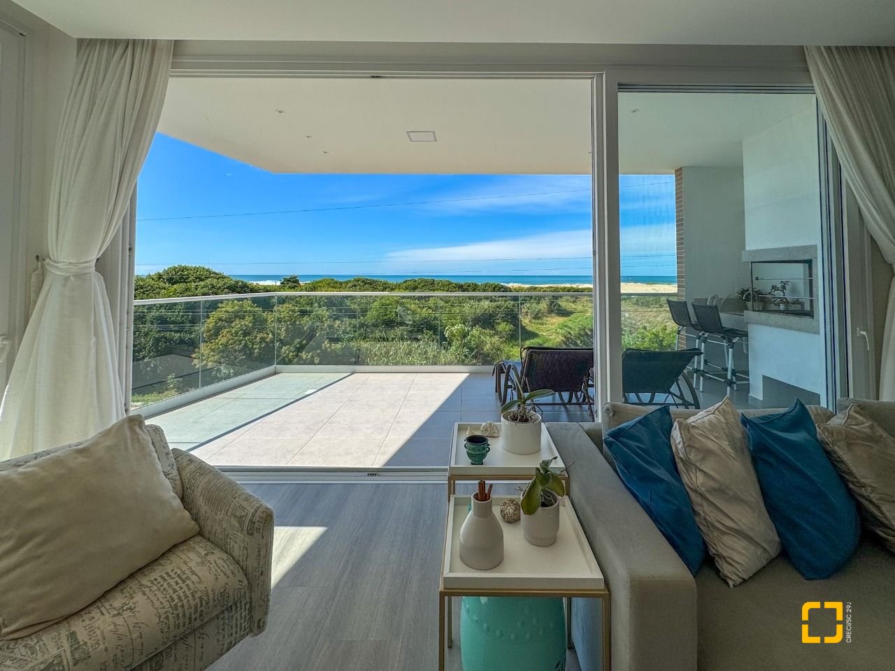 Apartamento com 180m², 3 quartos (sendo 3 suítes), 2 garagens, no bairro Novo Campeche em Florianopolis