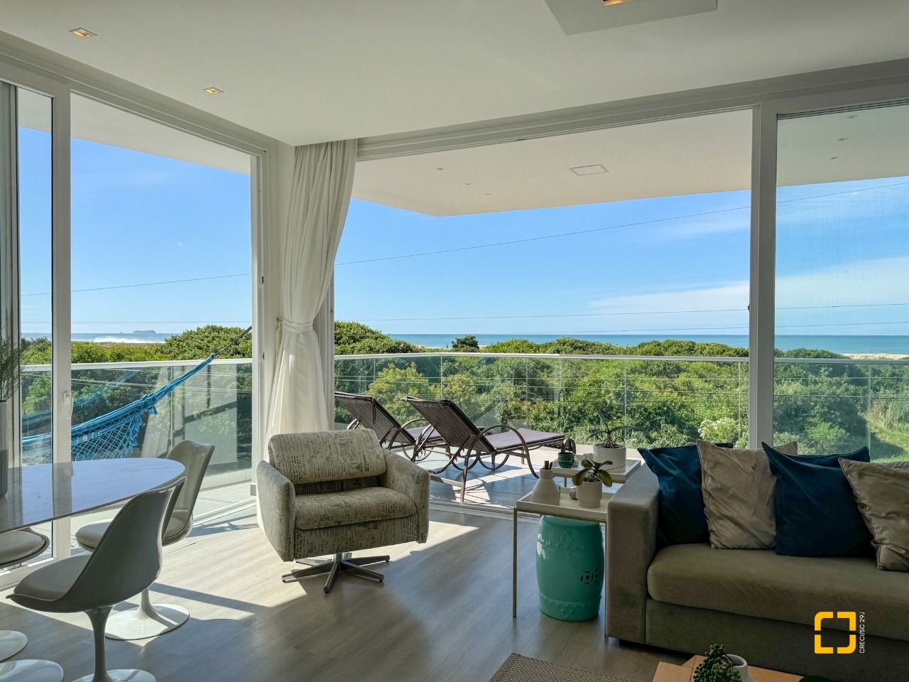 Apartamento com 180m², 3 quartos (sendo 3 suítes), 2 garagens, no bairro Novo Campeche em Florianopolis