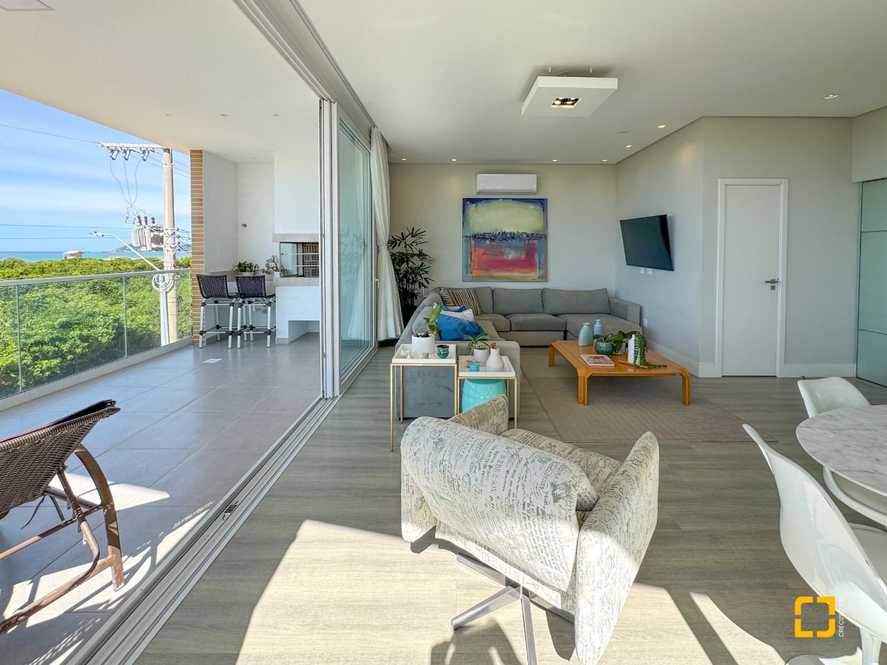 Apartamento com 180m², 3 quartos (sendo 3 suítes), 2 garagens, no bairro Novo Campeche em Florianopolis