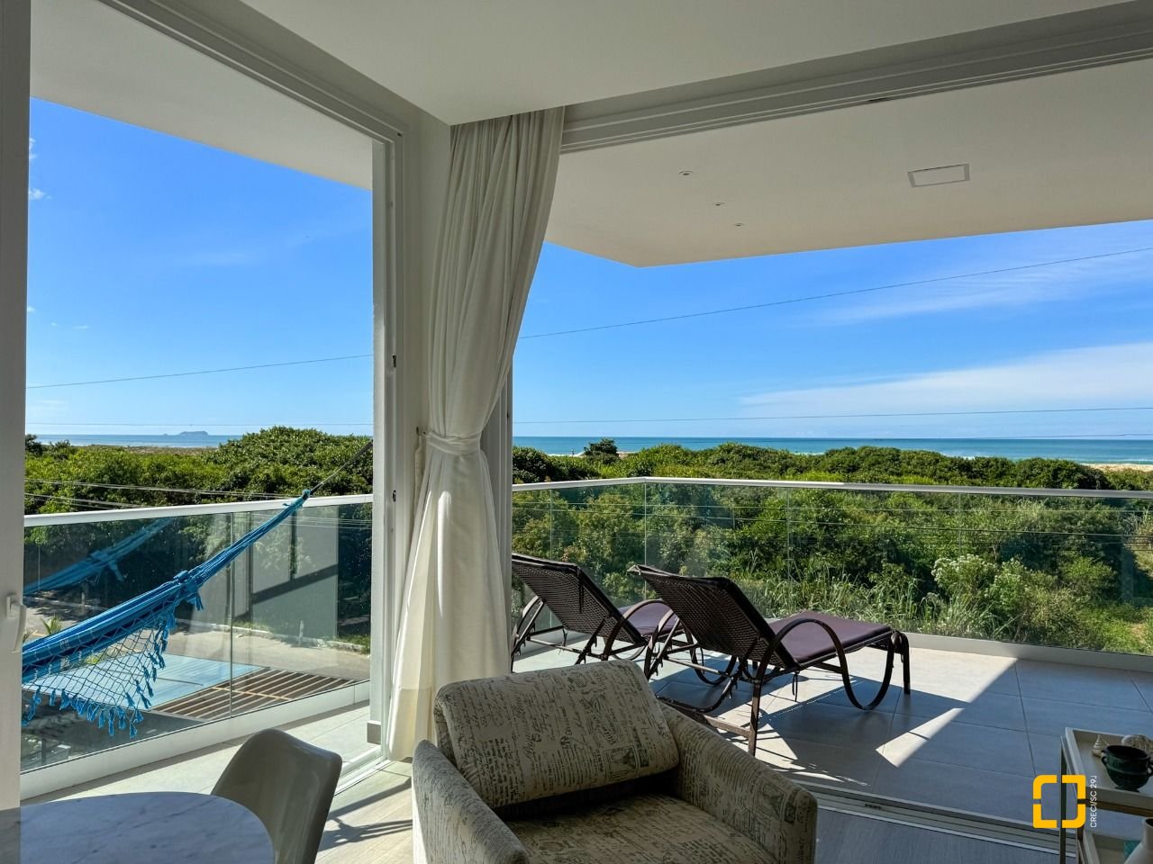 Apartamento com 180m², 3 quartos (sendo 3 suítes), 2 garagens, no bairro Novo Campeche em Florianopolis