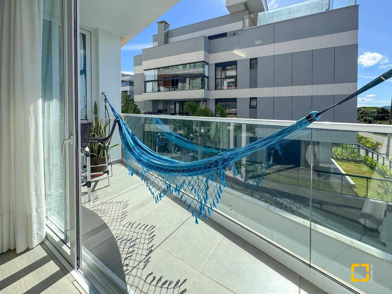 Apartamento com 180m², 3 quartos (sendo 3 suítes), 2 garagens, no bairro Novo Campeche em Florianopolis