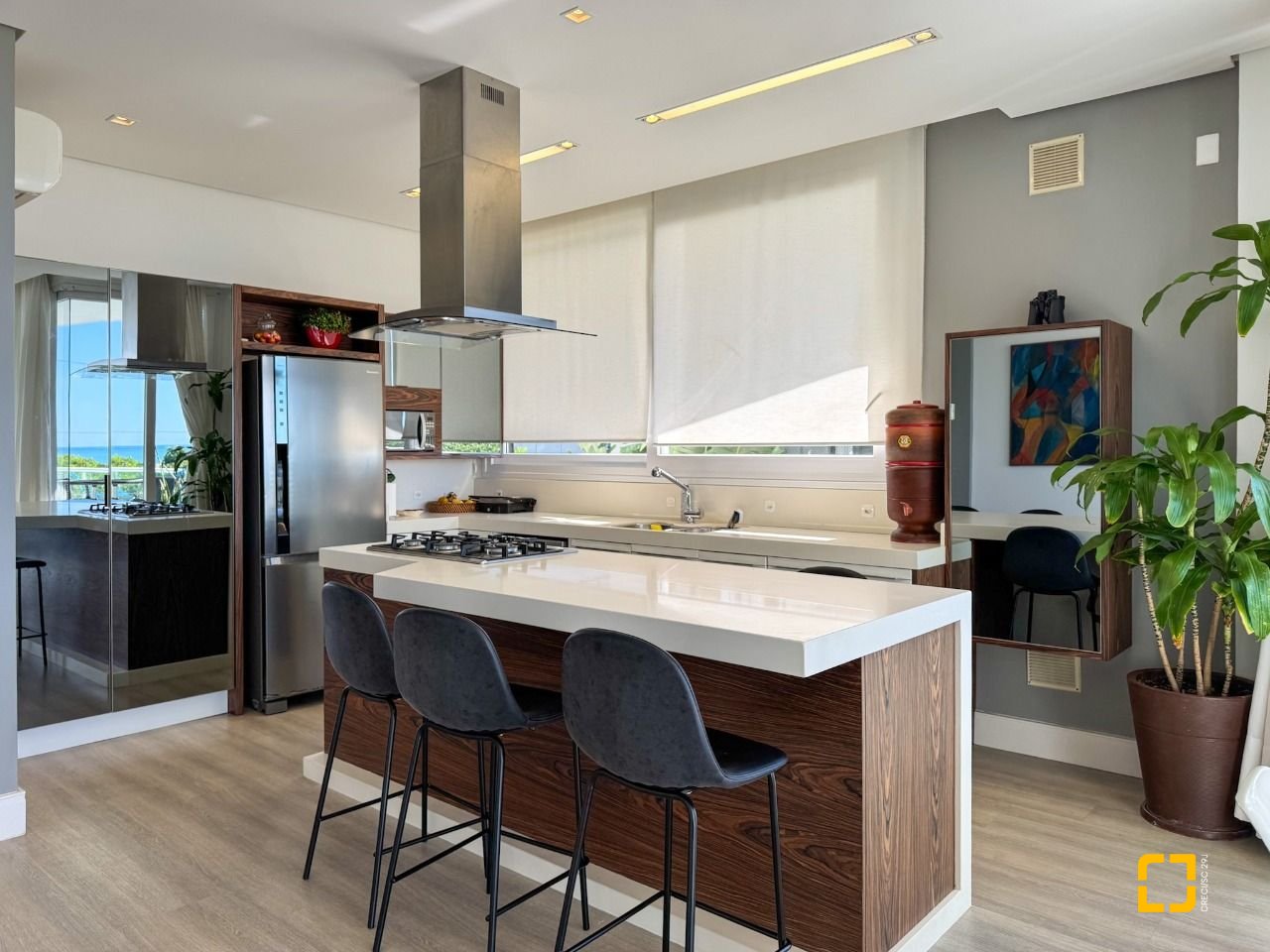 Apartamento com 180m², 3 quartos (sendo 3 suítes), 2 garagens, no bairro Novo Campeche em Florianopolis