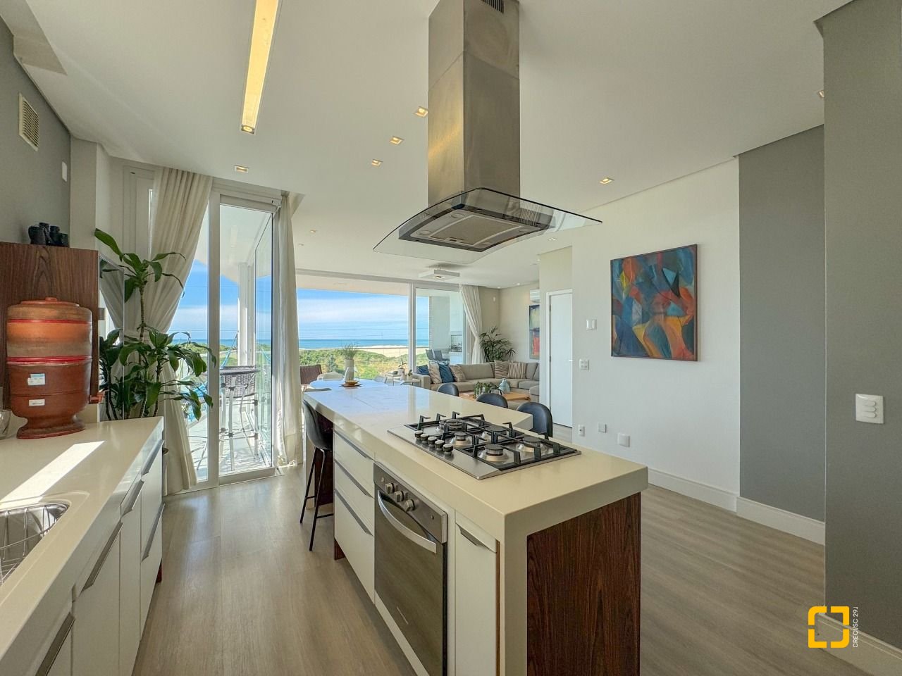 Apartamento com 180m², 3 quartos (sendo 3 suítes), 2 garagens, no bairro Novo Campeche em Florianopolis