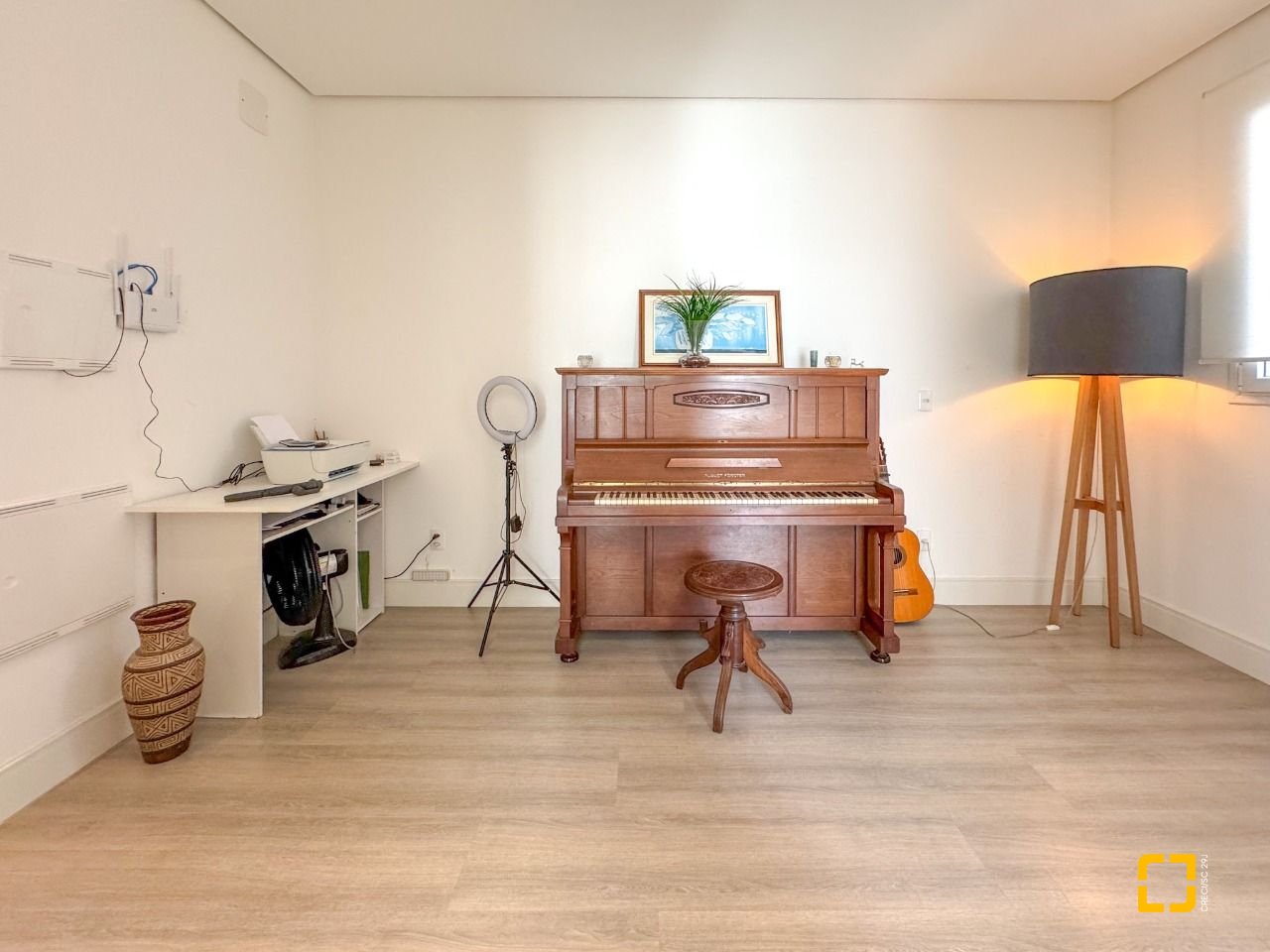 Apartamento com 180m², 3 quartos (sendo 3 suítes), 2 garagens, no bairro Novo Campeche em Florianopolis