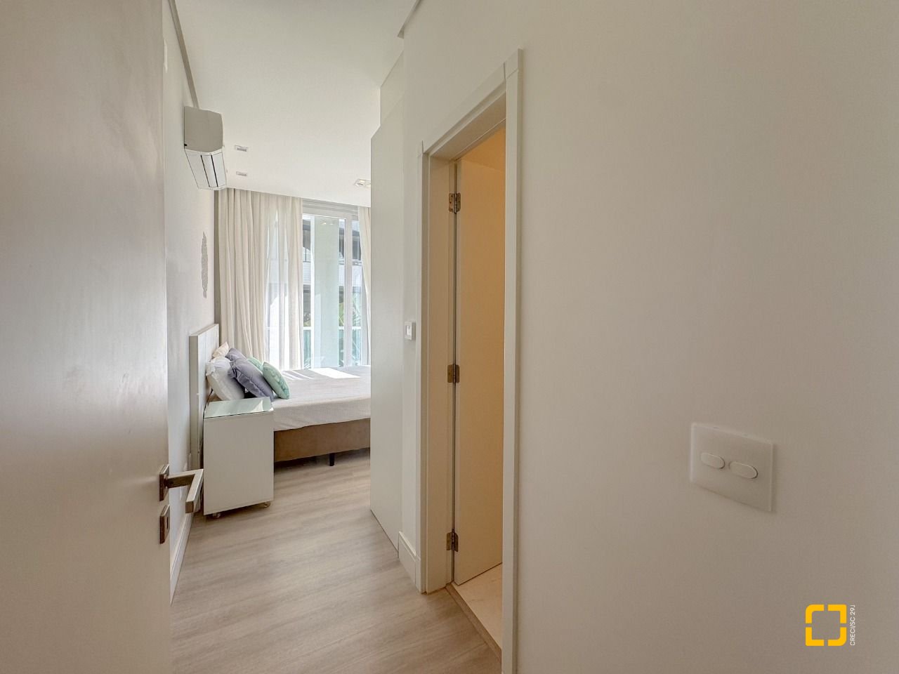 Apartamento com 180m², 3 quartos (sendo 3 suítes), 2 garagens, no bairro Novo Campeche em Florianopolis