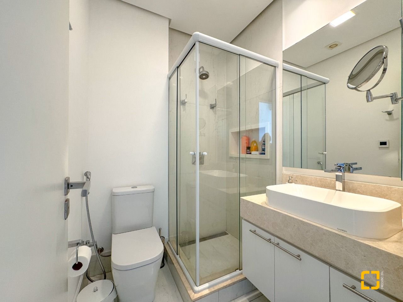 Apartamento com 180m², 3 quartos (sendo 3 suítes), 2 garagens, no bairro Novo Campeche em Florianopolis