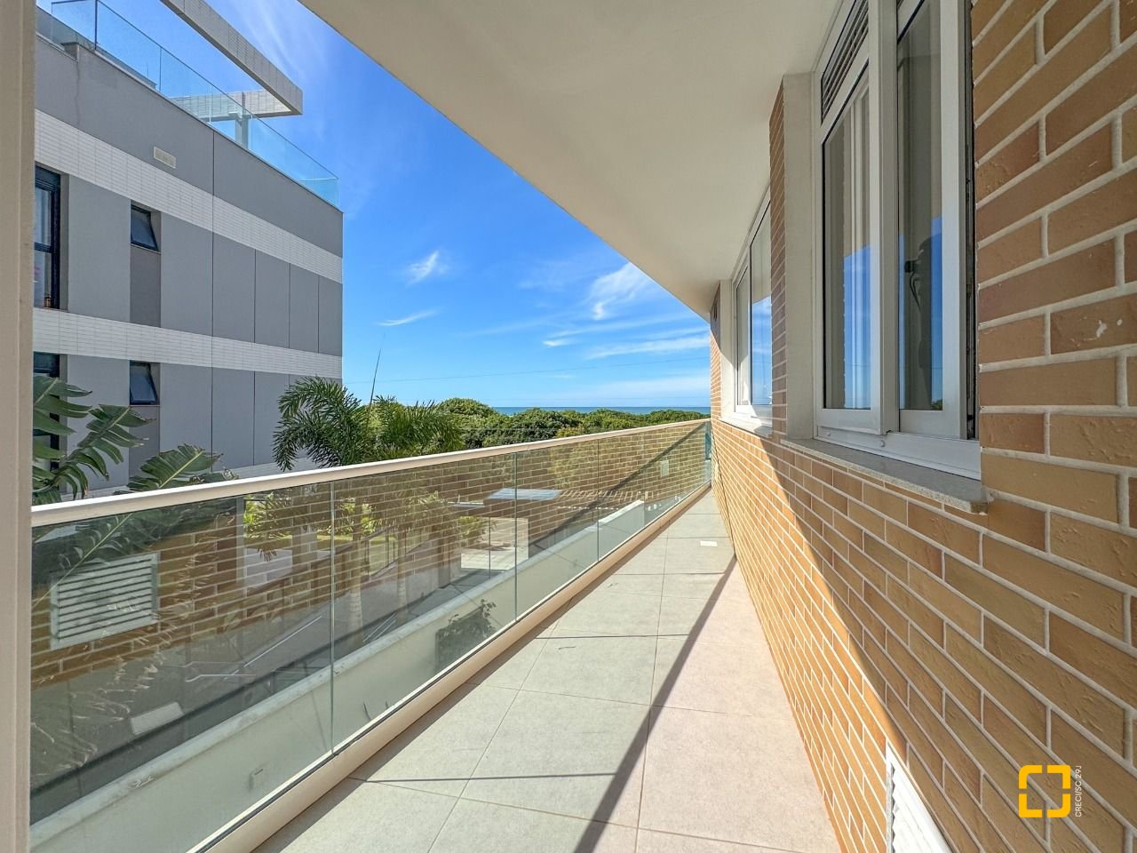 Apartamento com 180m², 3 quartos (sendo 3 suítes), 2 garagens, no bairro Novo Campeche em Florianopolis