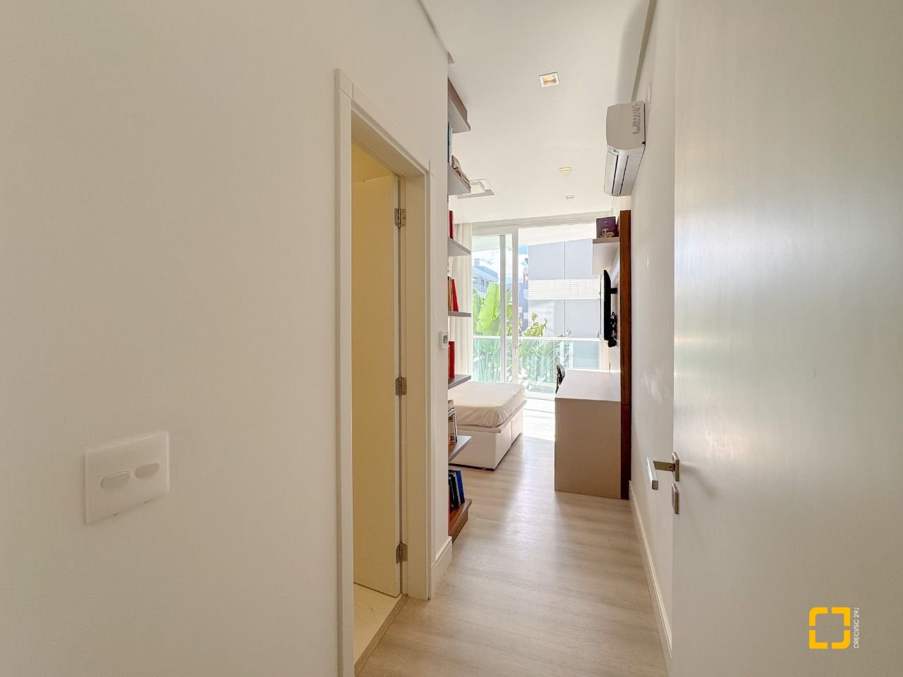 Apartamento com 180m², 3 quartos (sendo 3 suítes), 2 garagens, no bairro Novo Campeche em Florianopolis