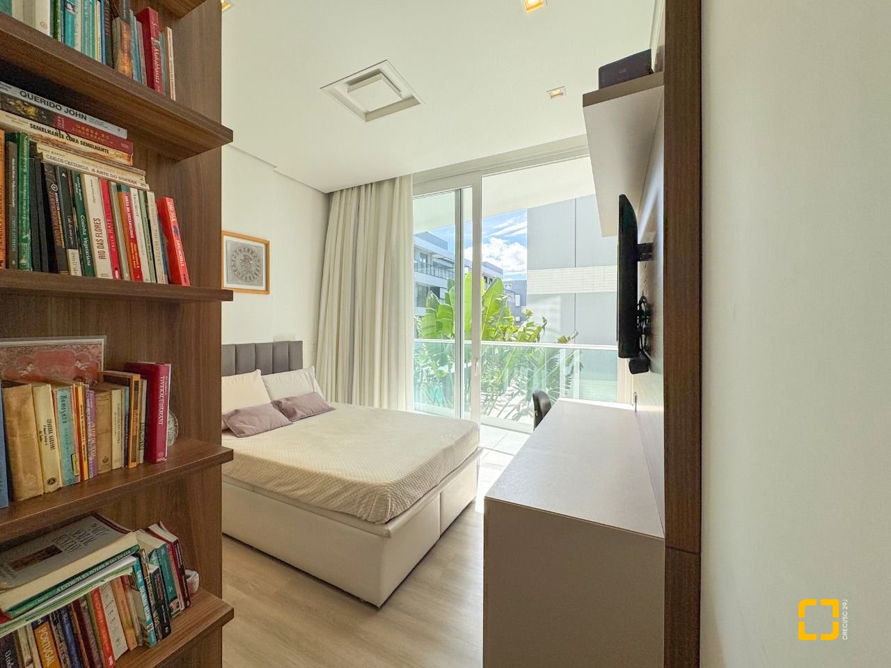 Apartamento com 180m², 3 quartos (sendo 3 suítes), 2 garagens, no bairro Novo Campeche em Florianopolis