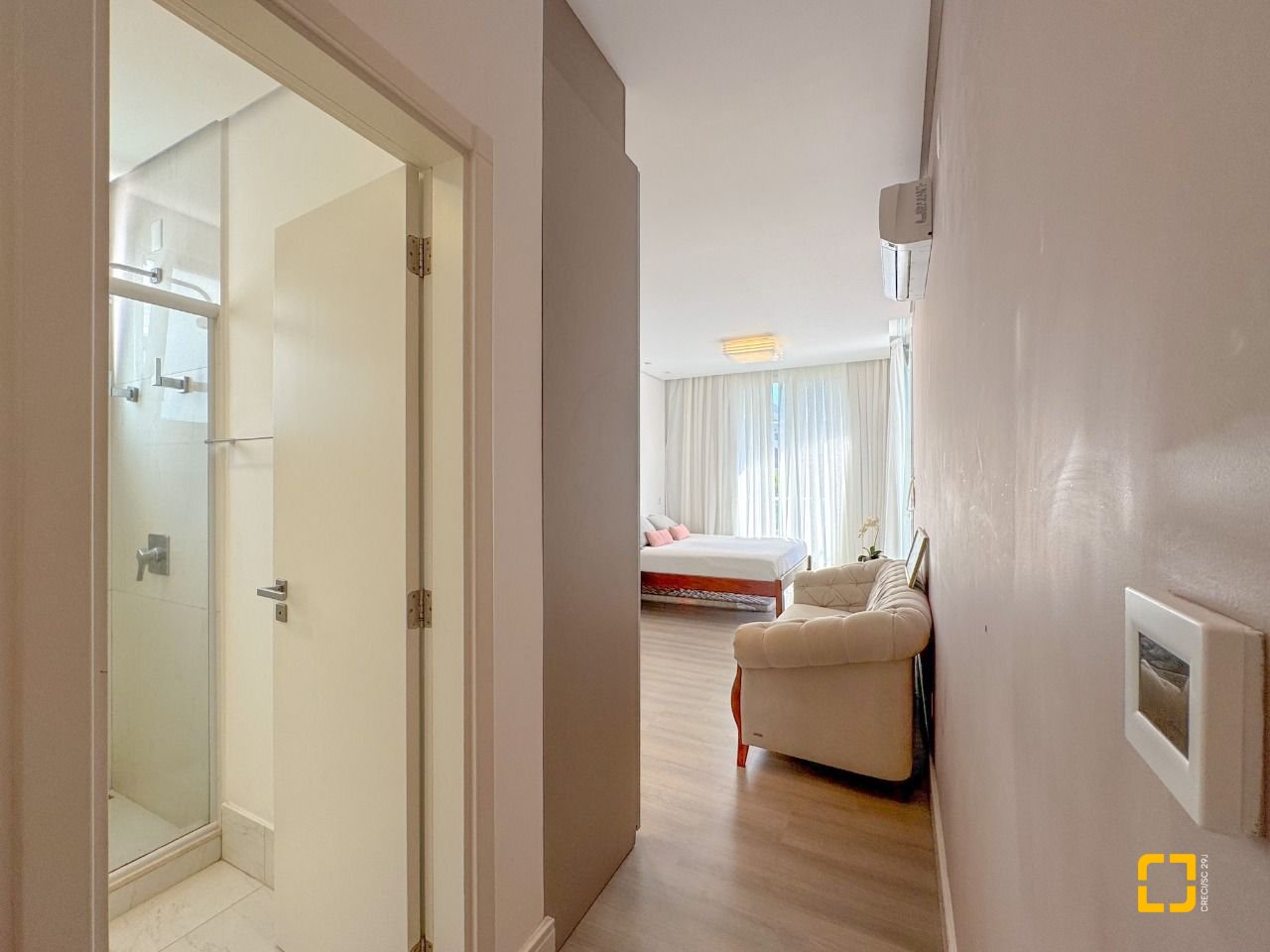 Apartamento com 180m², 3 quartos (sendo 3 suítes), 2 garagens, no bairro Novo Campeche em Florianopolis