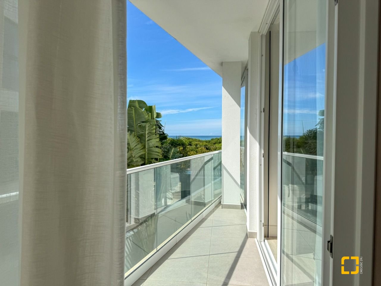 Apartamento com 180m², 3 quartos (sendo 3 suítes), 2 garagens, no bairro Novo Campeche em Florianopolis