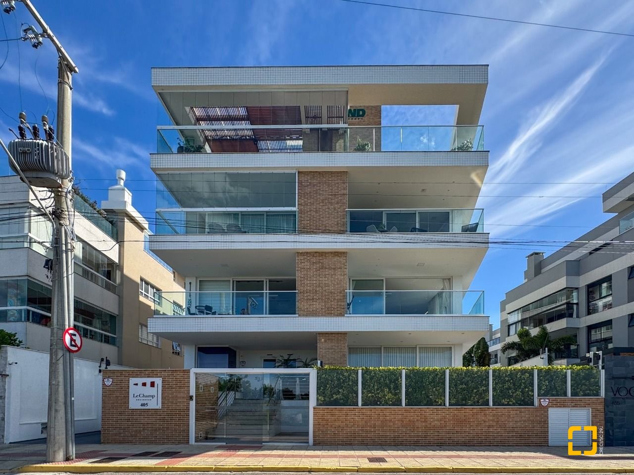 Apartamento com 180m², 3 quartos (sendo 3 suítes), 2 garagens, no bairro Novo Campeche em Florianopolis