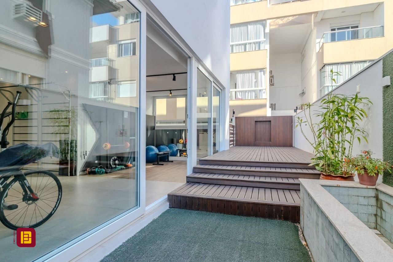 Apartamento com 180m², 3 quartos (sendo 3 suítes), 2 garagens, no bairro Novo Campeche em Florianopolis