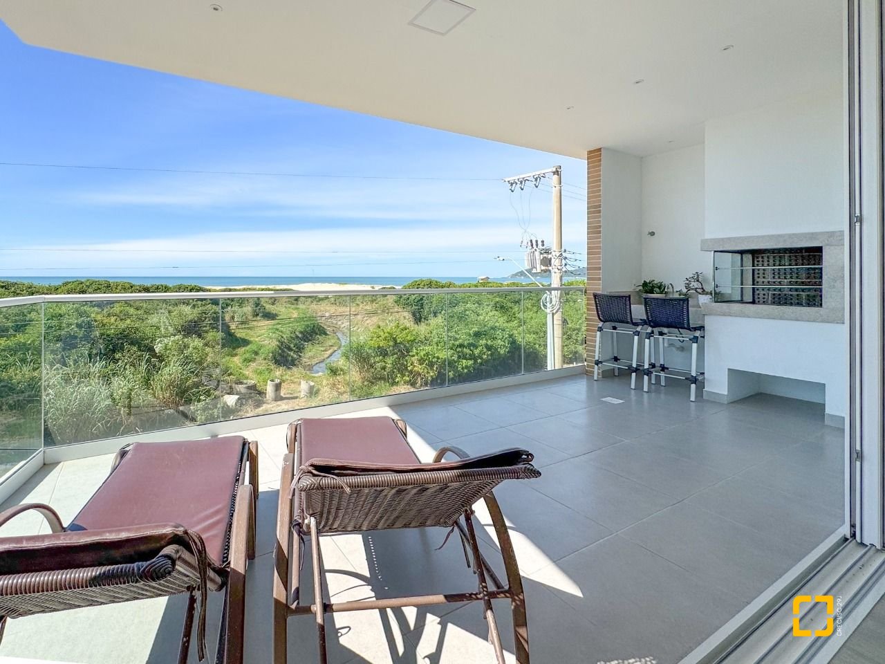 Apartamento com 180m², 3 quartos (sendo 3 suítes), 2 garagens, no bairro Novo Campeche em Florianopolis