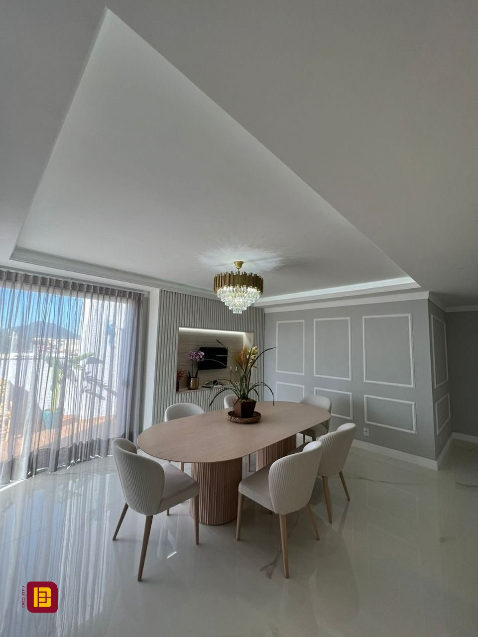 Cobertura com 195m², 6 quartos (sendo 3 suítes), 2 garagens, no bairro Ingleses em Florianópolis