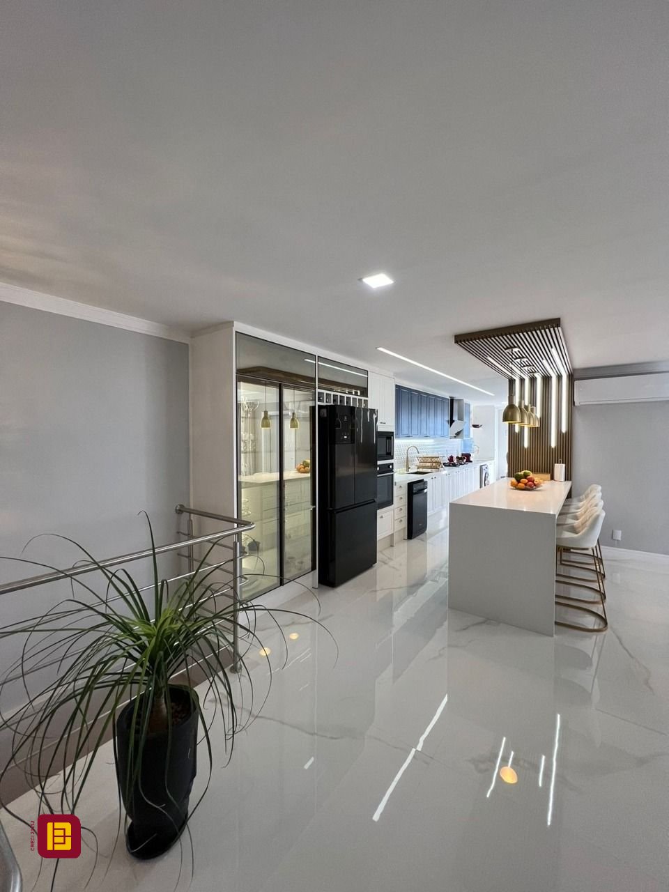 Cobertura com 195m², 6 quartos (sendo 3 suítes), 2 garagens, no bairro Ingleses em Florianópolis