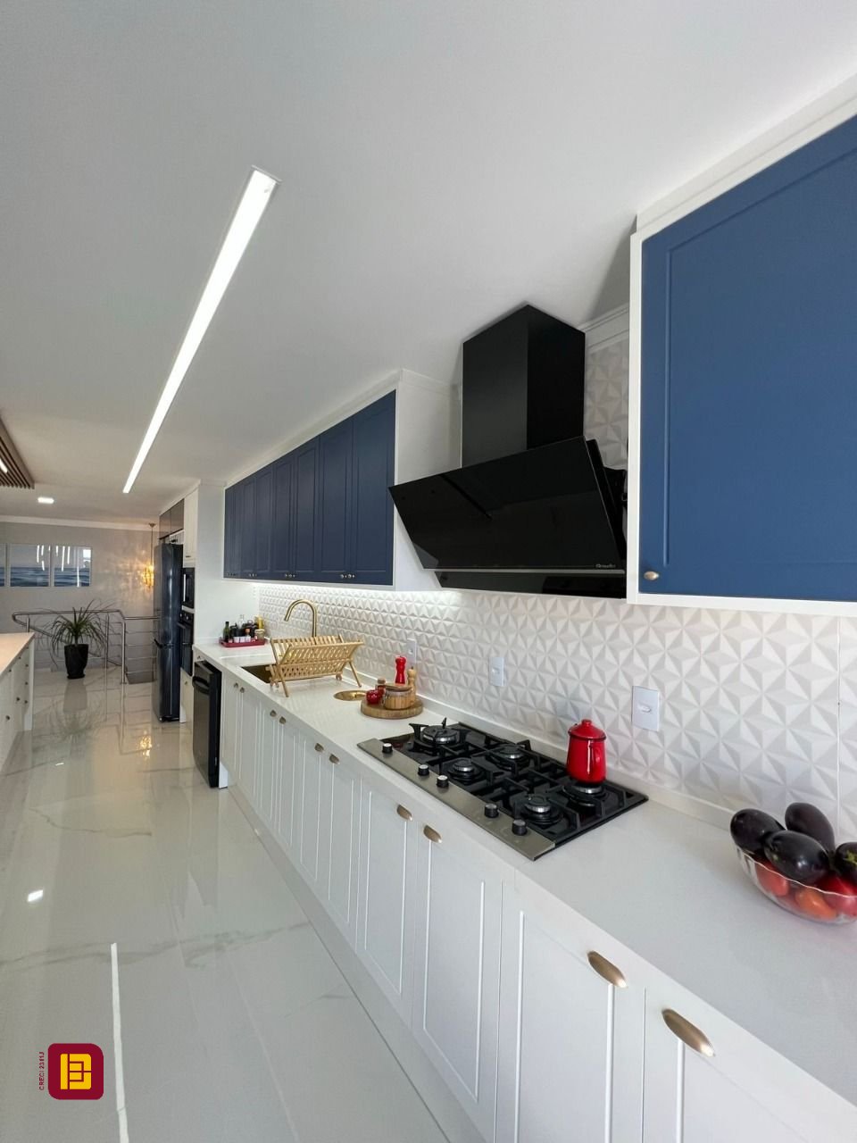 Cobertura com 195m², 6 quartos (sendo 3 suítes), 2 garagens, no bairro Ingleses em Florianópolis