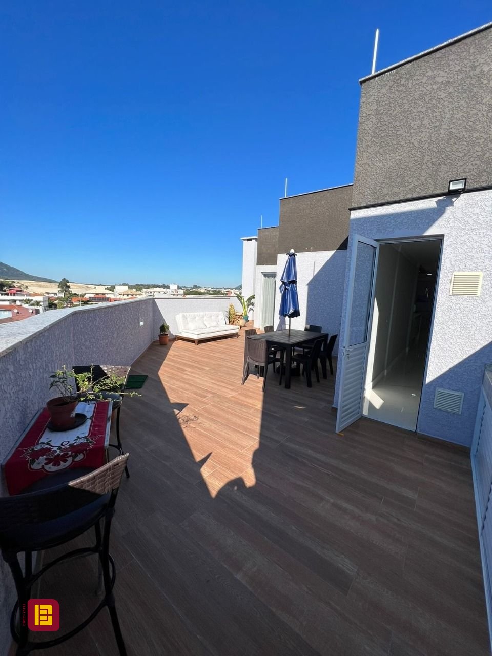 Cobertura com 195m², 6 quartos (sendo 3 suítes), 2 garagens, no bairro Ingleses em Florianópolis