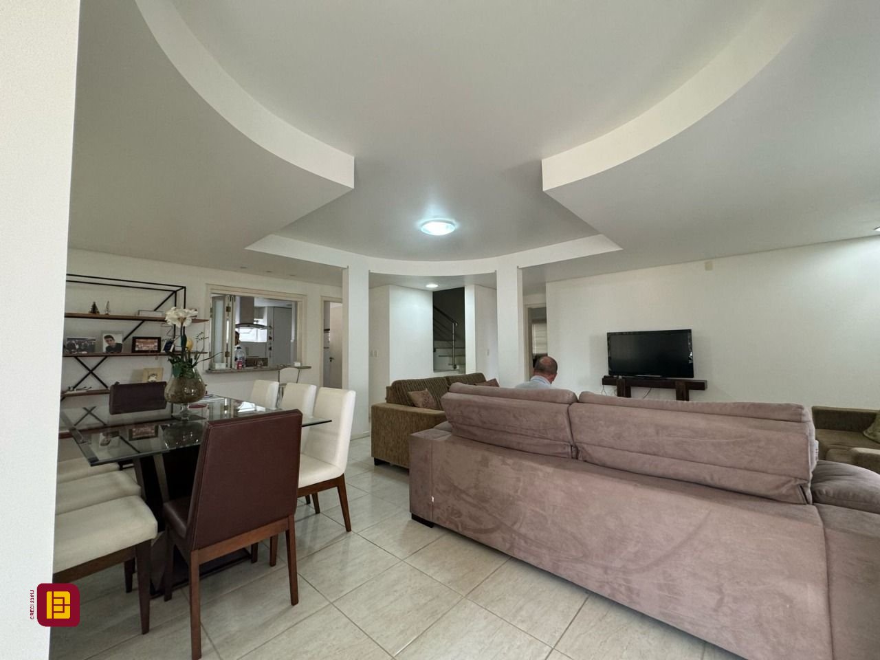 Casa de Condomínio com 295m², 4 quartos (sendo 3 suítes), 2 garagens, no bairro Santo Antônio de Lisboa em Florianópolis