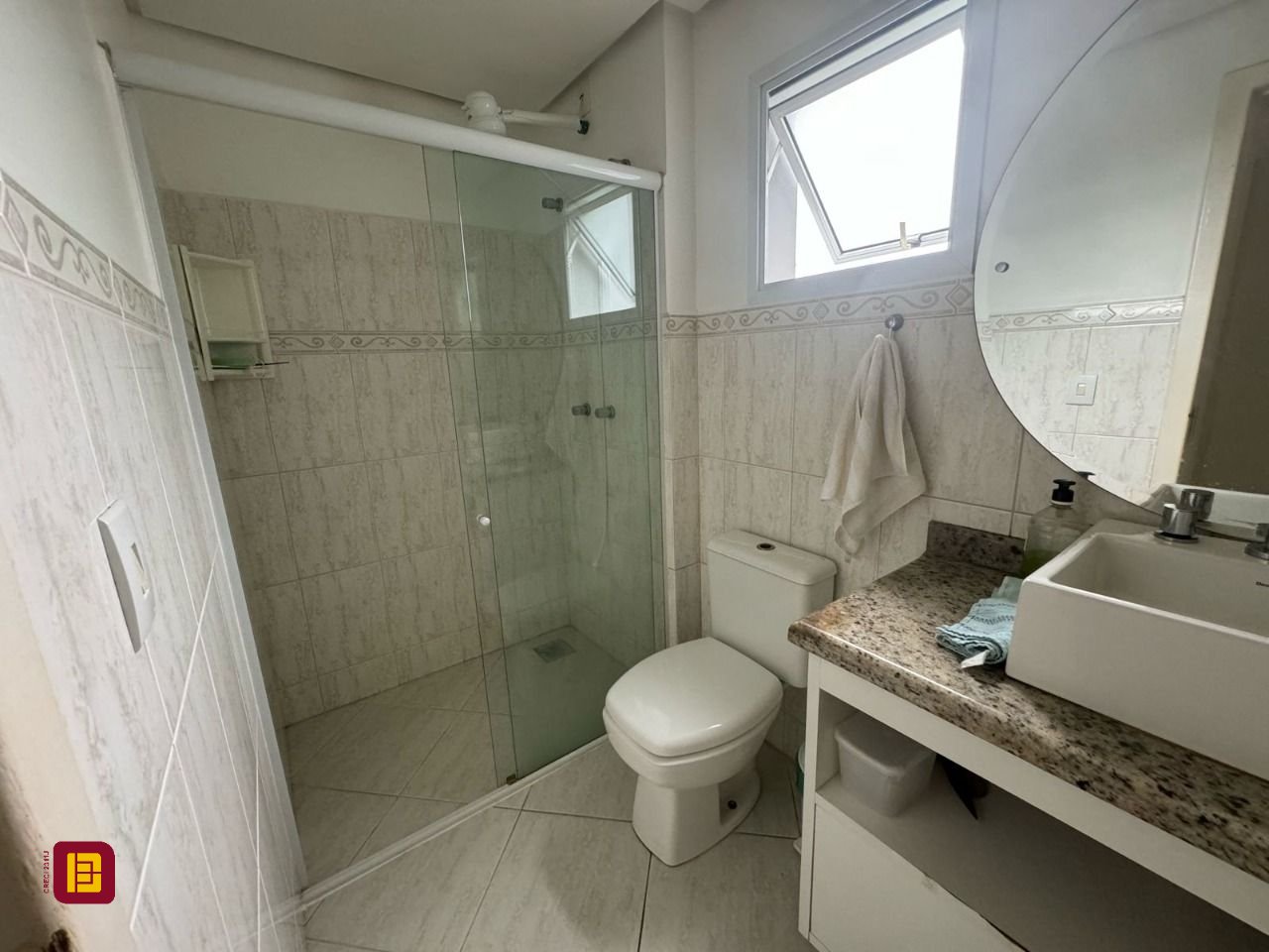Casa de Condomínio com 295m², 4 quartos (sendo 3 suítes), 2 garagens, no bairro Santo Antônio de Lisboa em Florianópolis