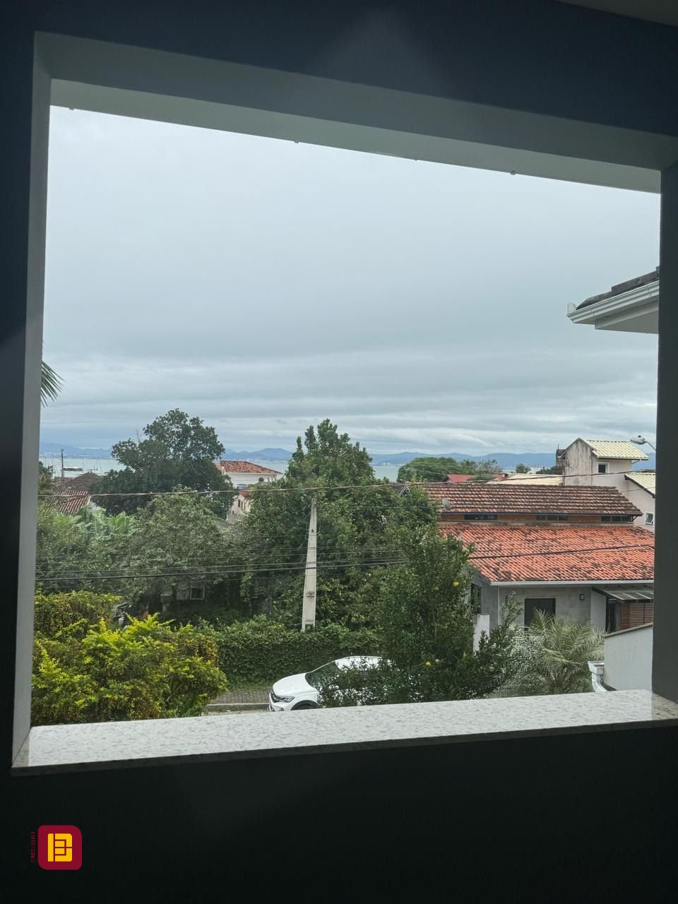 Casa de Condomínio com 295m², 4 quartos (sendo 3 suítes), 2 garagens, no bairro Santo Antônio de Lisboa em Florianópolis