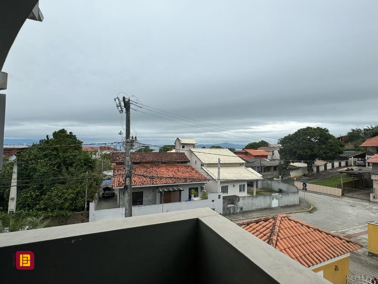 Casa de Condomínio com 295m², 4 quartos (sendo 3 suítes), 2 garagens, no bairro Santo Antônio de Lisboa em Florianópolis