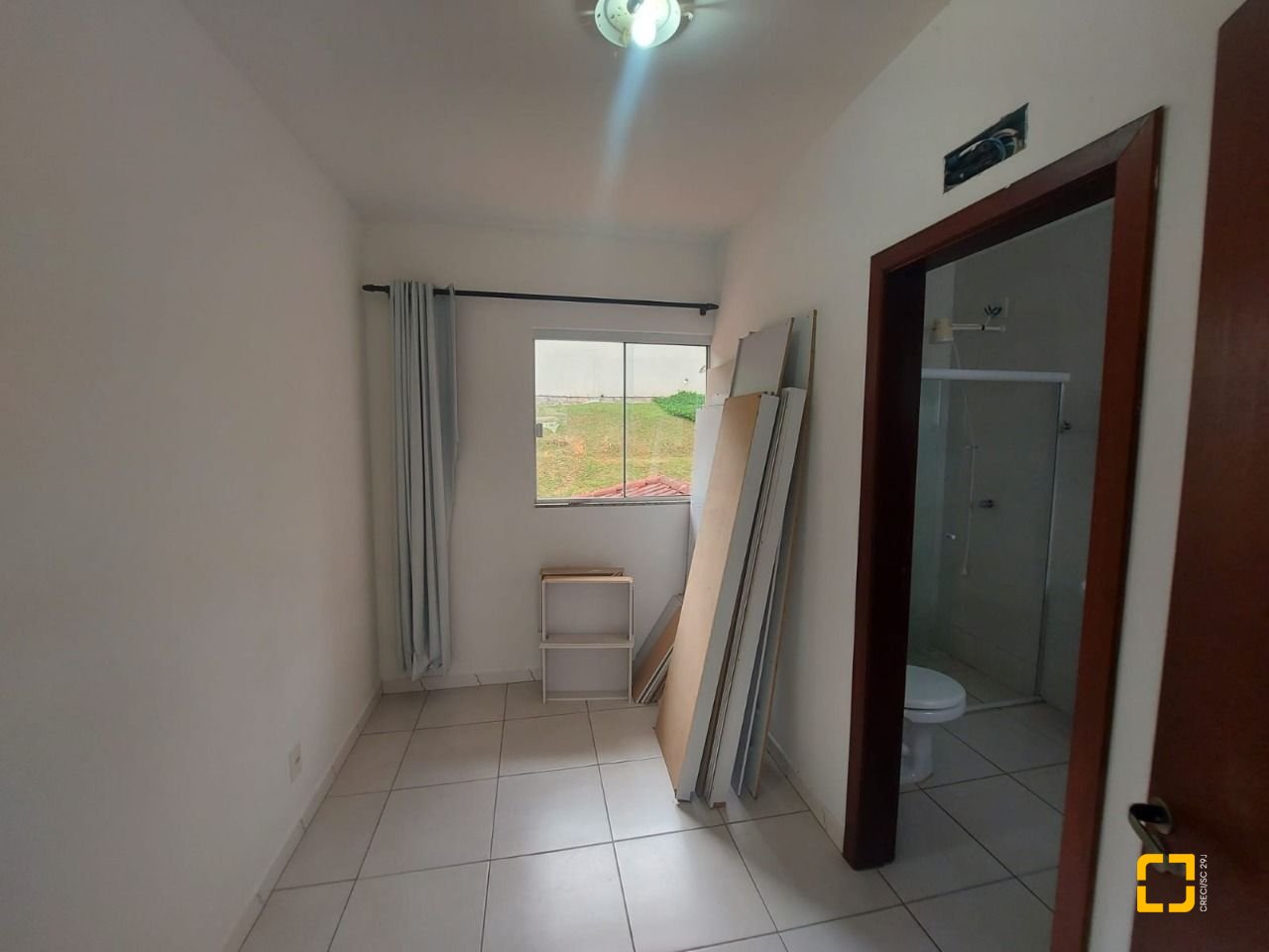 Prédio com 352m², 11 garagens, no bairro Carvoeira em Florianópolis