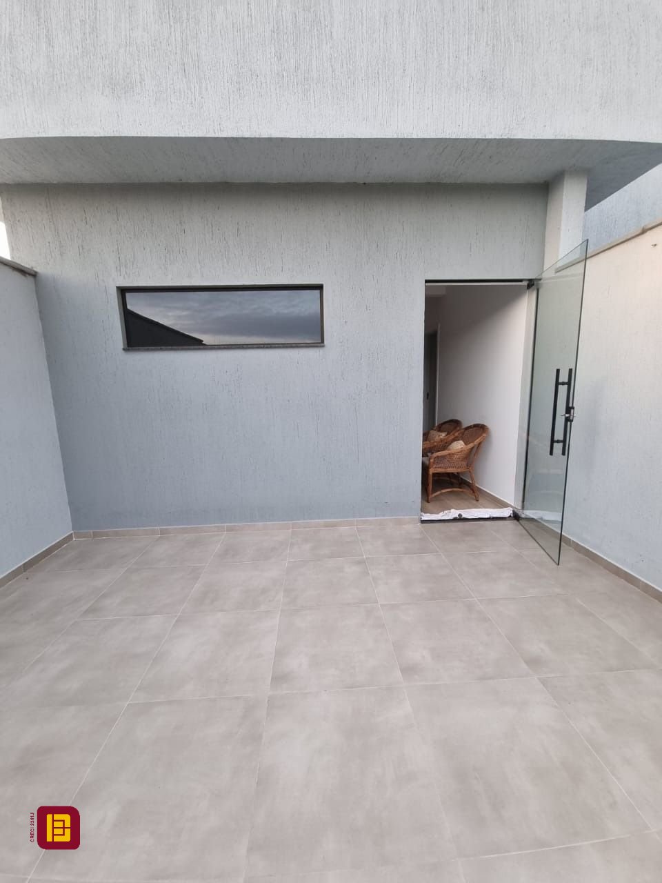 Casa de Condomínio com 236m², 4 quartos (sendo 3 suítes), 4 garagens, no bairro Cachoeira do Bom Jesus em Florianópolis