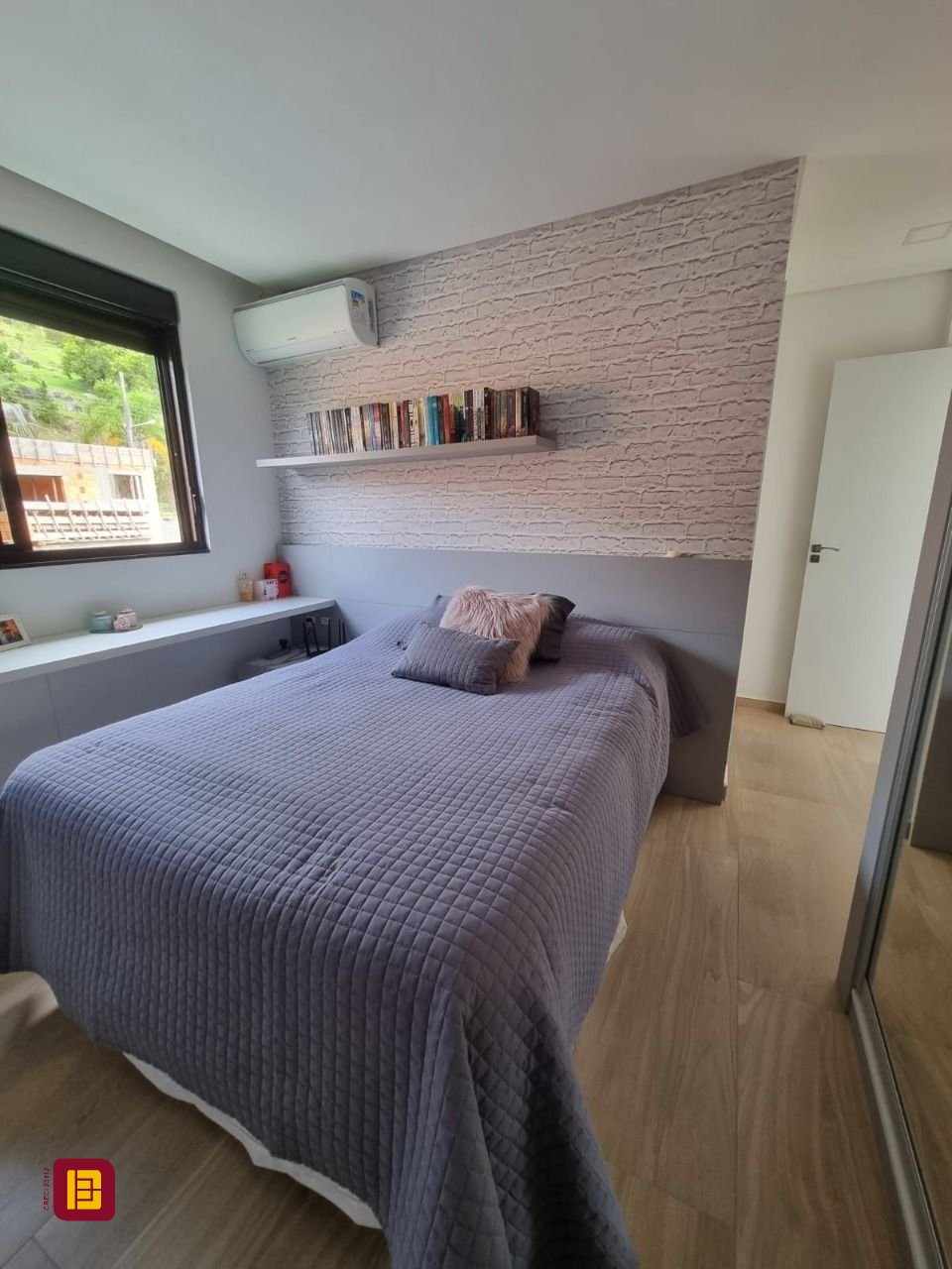 Casa de Condomínio com 236m², 4 quartos (sendo 3 suítes), 4 garagens, no bairro Cachoeira do Bom Jesus em Florianópolis