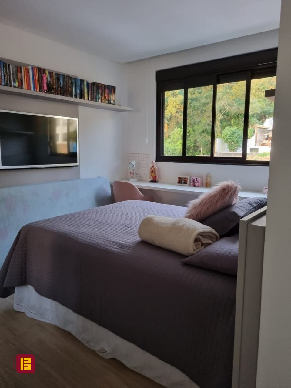 Casa de Condomínio com 236m², 4 quartos (sendo 3 suítes), 4 garagens, no bairro Cachoeira do Bom Jesus em Florianópolis