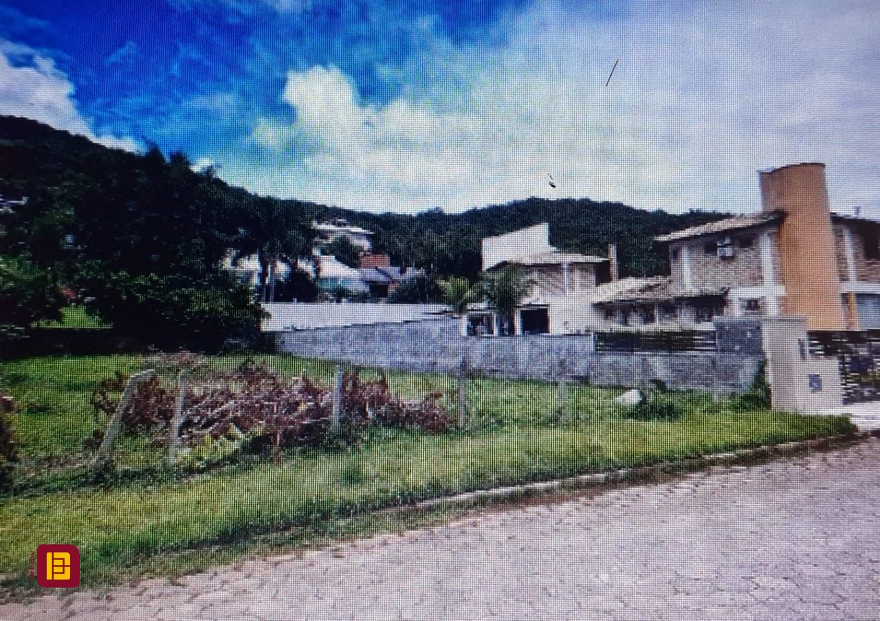 Terreno com 540m², no bairro Praia Brava em Florianópolis