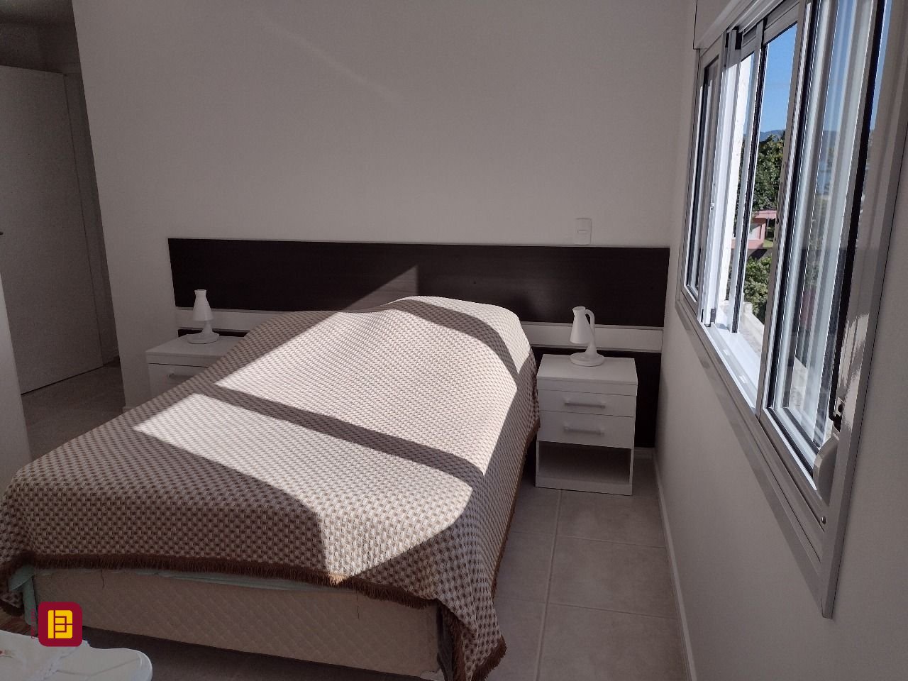 Apartamento com 96m², 4 quartos (sendo 1 suíte), 2 garagens, no bairro Jurerê em Florianópolis