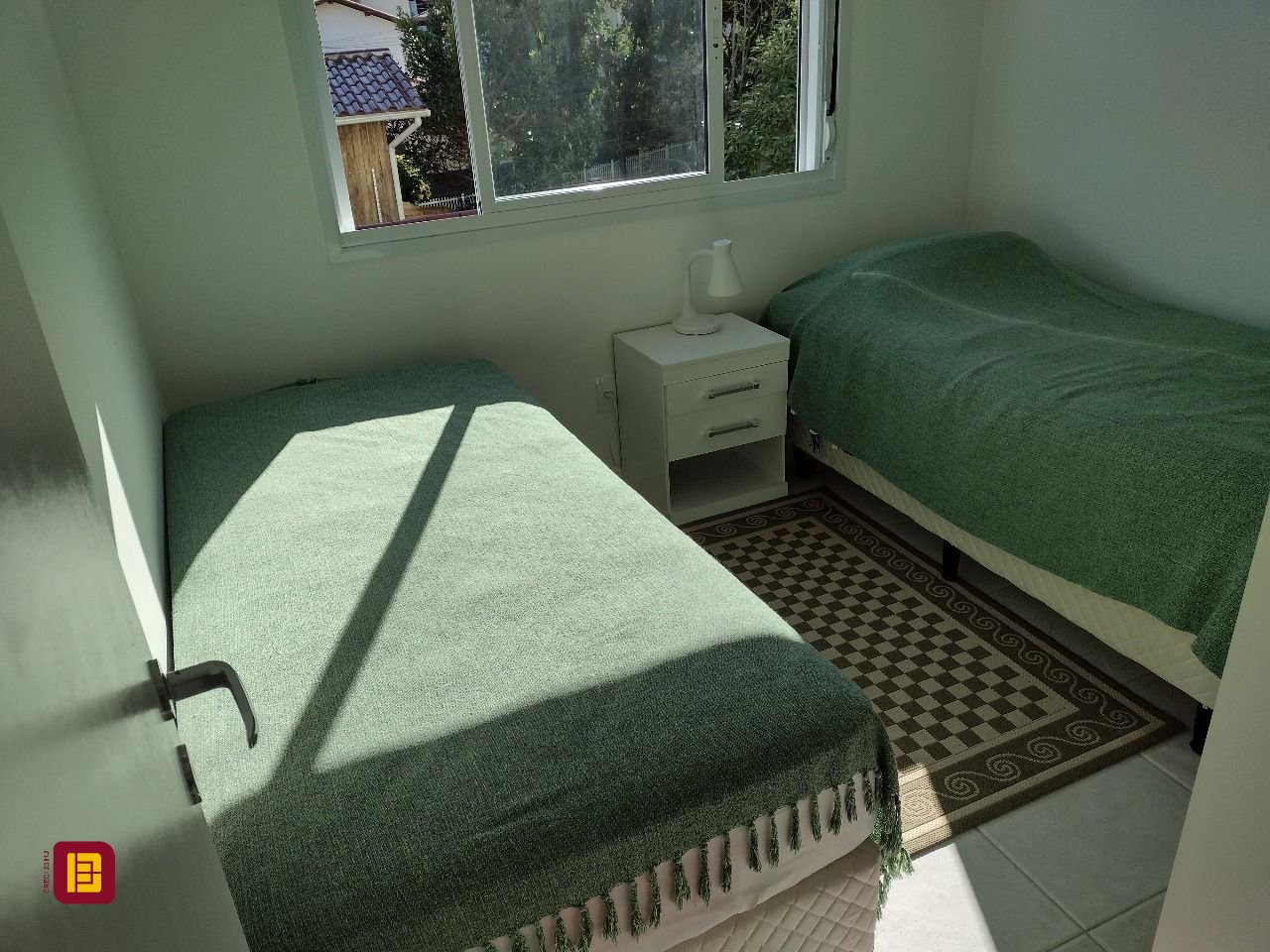 Apartamento com 96m², 4 quartos (sendo 1 suíte), 2 garagens, no bairro Jurerê em Florianópolis