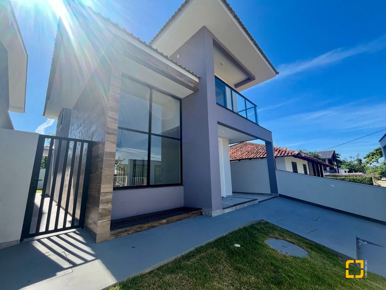 Casa com 179m², 6 quartos (sendo 3 suítes), no bairro Lagoa da Conceição em Florianópolis
