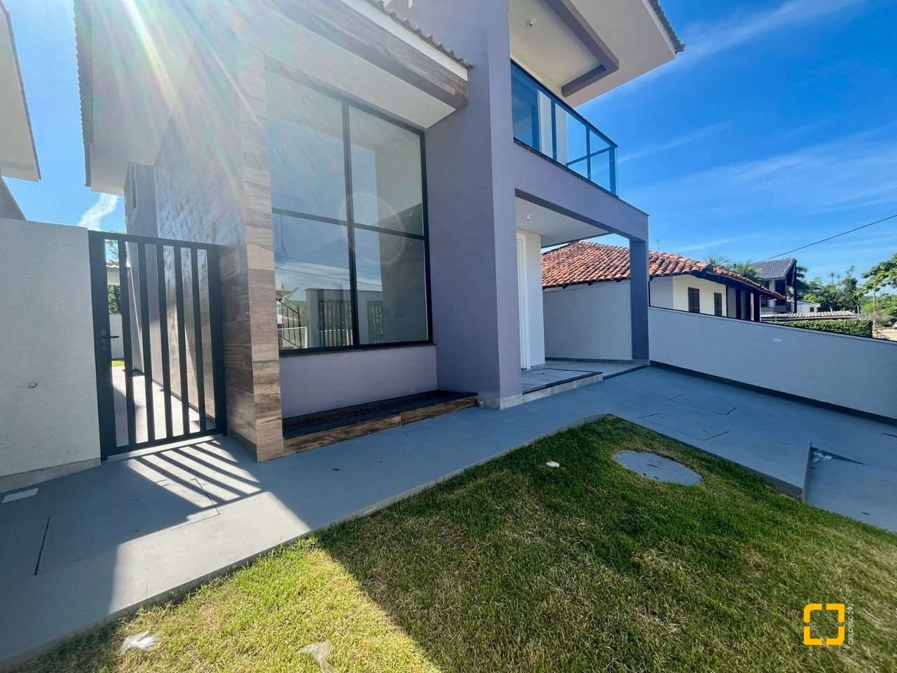 Casa com 179m², 6 quartos (sendo 3 suítes), no bairro Lagoa da Conceição em Florianópolis