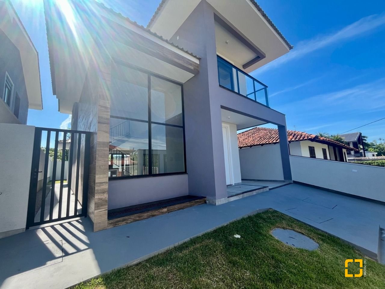Casa com 179m², 6 quartos (sendo 3 suítes), no bairro Lagoa da Conceição em Florianópolis