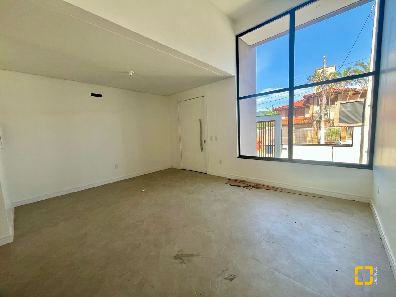 Casa com 179m², 6 quartos (sendo 3 suítes), no bairro Lagoa da Conceição em Florianópolis