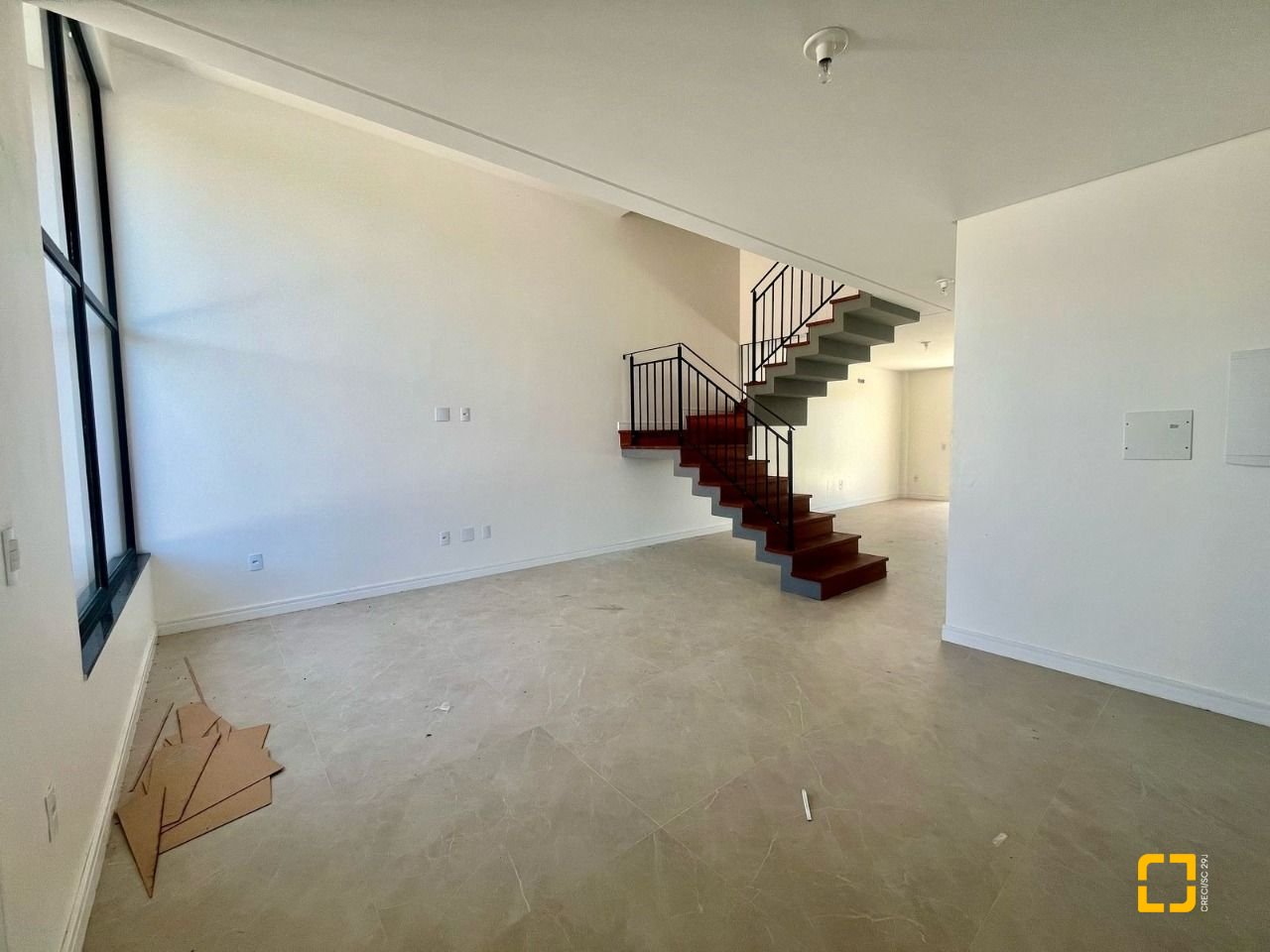 Casa com 179m², 6 quartos (sendo 3 suítes), no bairro Lagoa da Conceição em Florianópolis